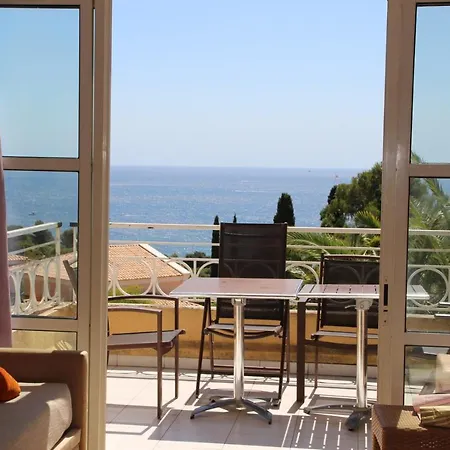 Superbe Avec Vue Et Piscine * Saint-Raphael (Var)