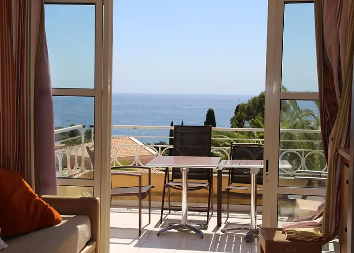 Superbe Avec Vue Et Piscine * Saint-Raphael (Var)